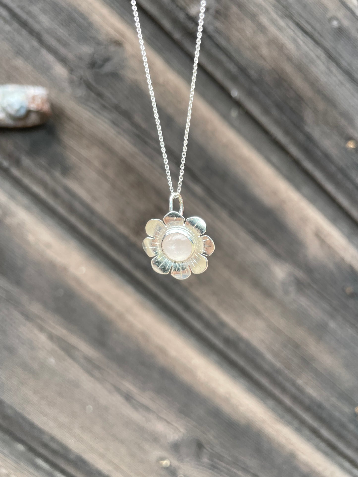Halsband Blomma rosenkvarts